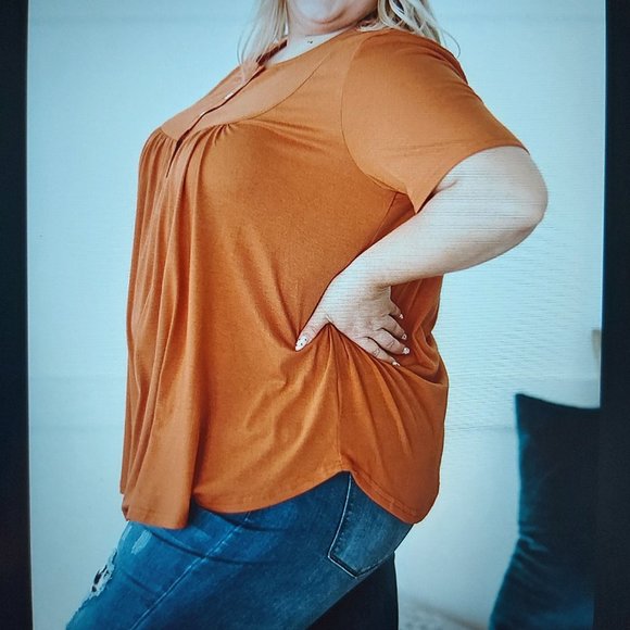 057. Orange Black Buttons Ruched O Neck Short Sleeve Plus Size Top  Size 4X - Picture 5 of 16